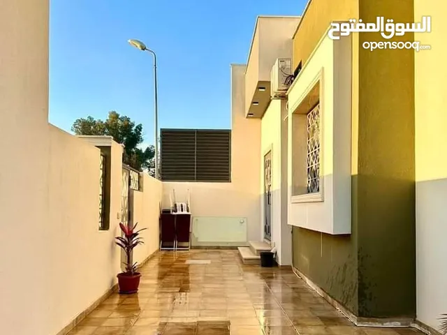 190 m2 4 Bedrooms Townhouse for Sale in Tripoli Ain Zara