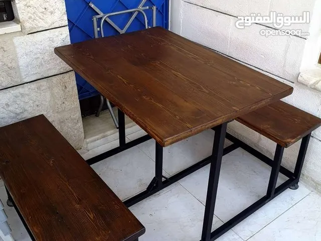 طاولة مع كراسي للحديقة