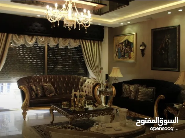 250 m2 4 Bedrooms Apartments for Sale in Amman Um Uthaiena