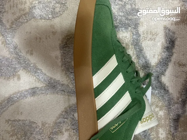 حذاء اديداس جديد
