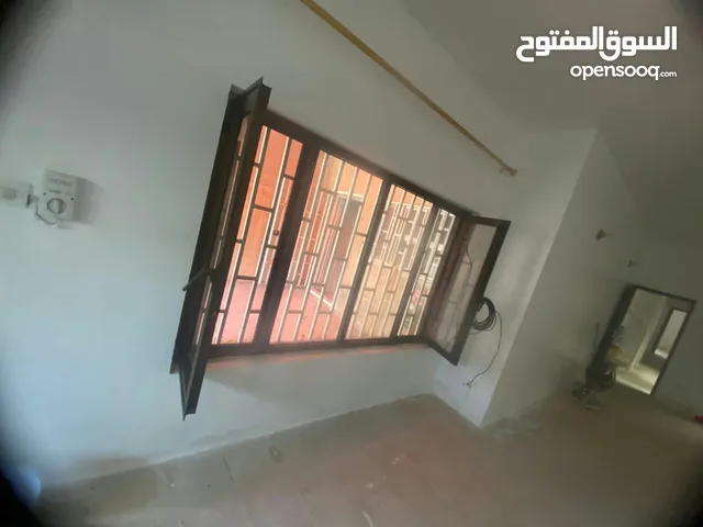 125m2 2 Bedrooms Townhouse for Rent in Baghdad Falastin St