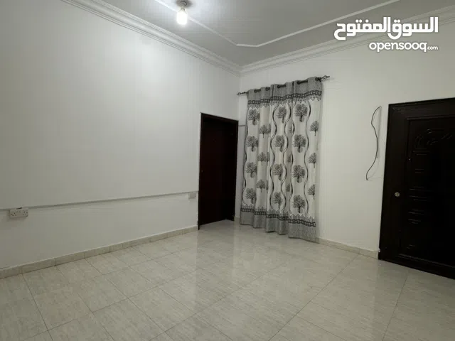 Unfurnished Yearly in Muscat Azaiba