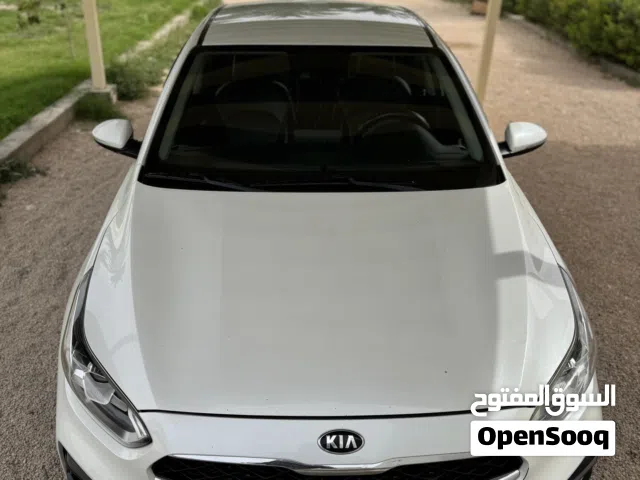 2021 كيا K3 Standard