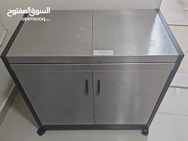 خزانة تسخين الطعام بحالة ممتازة