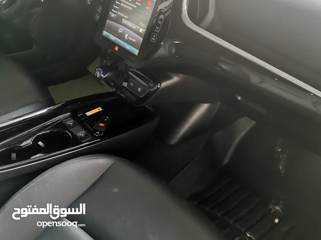 تويوتا بريوس برسونا 2019 شاشة تيسلا مميزة صنف عالي 7 جييييد سعر أقل من السوق