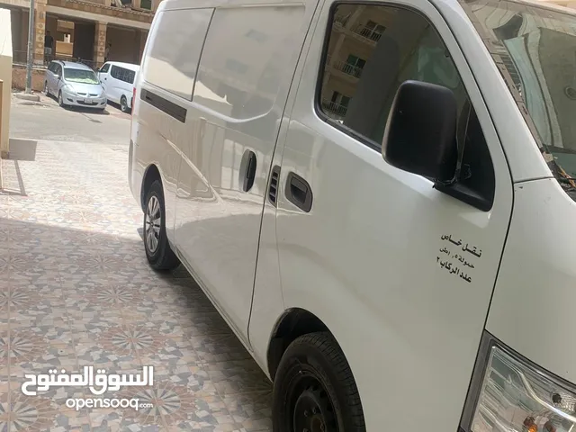 باص نيسان 2023