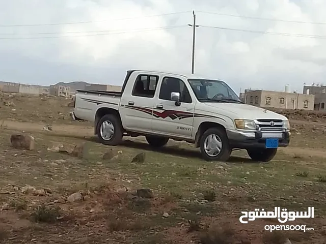 Toyota Hilux 2005 in Dhamar