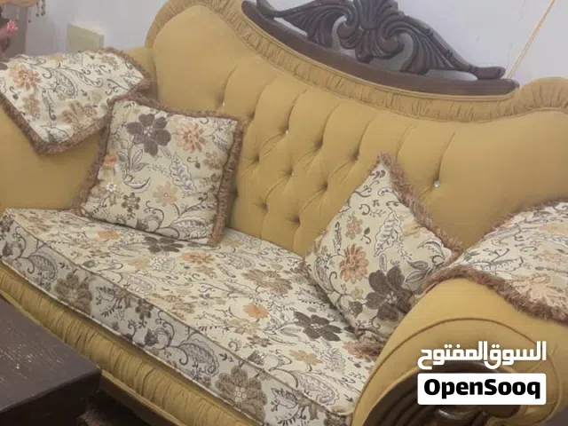 طقم كنب مستعمل وطاولة سفرة مستعمل