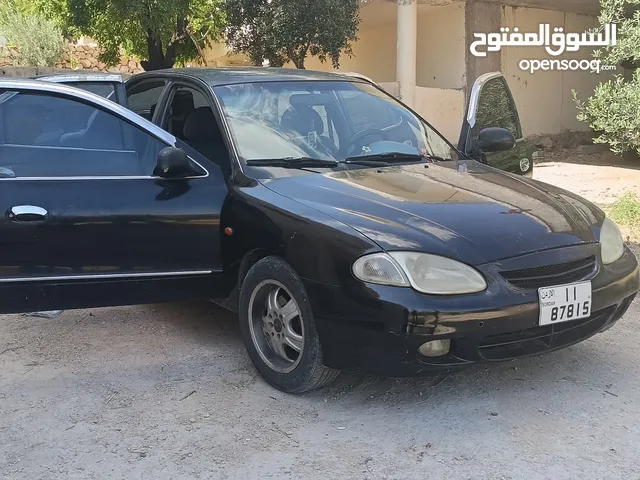 Hyundai Avante 1998 in Ajloun