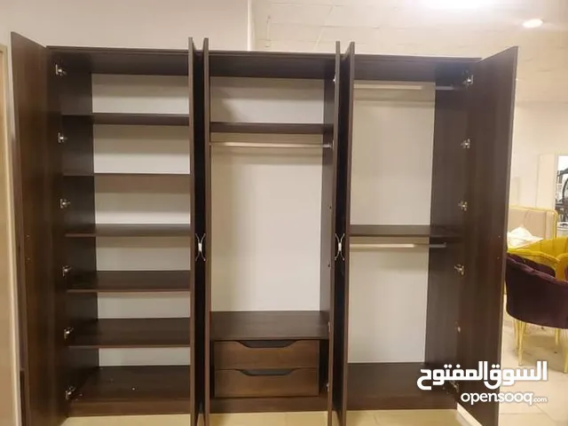 فني مختص قض وتركيب وصيانة الاثاث المستعمل والجديد