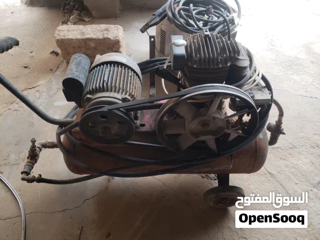 معدات صناعية وخدمية للبيع