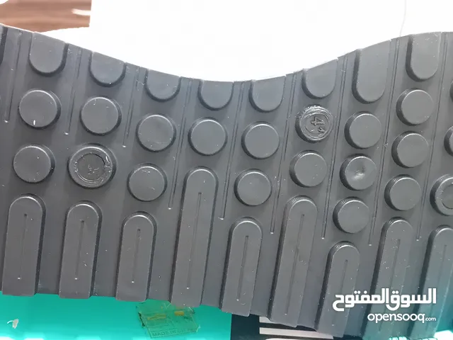 بوت رجالي لون ابيض نمرة 41