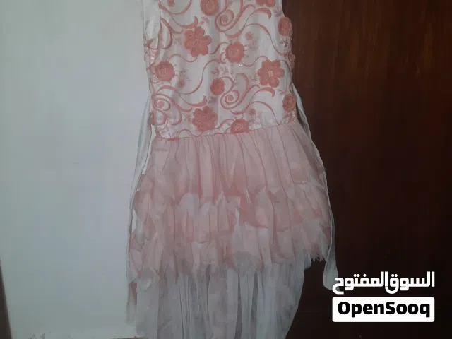عدة فساتين بناتي جداد ملبوسين لبسة وحدة بقياس 4 سنوات و5 سنوات و6 سنوات