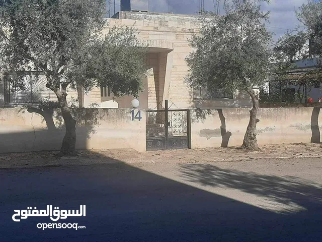 183m2 3 Bedrooms Townhouse for Sale in Salt Al Balqa'