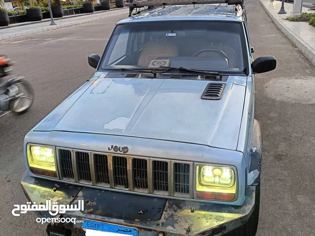 جيب شيروكي 2001 أعلى فئه