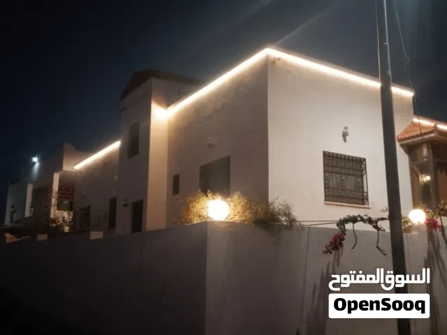 بيت مستقل للبيع في أربد سال مساحة البيت165م الارض410م على شارعين حوض نويديس يبعد عن السنبلة5كيلو فقط