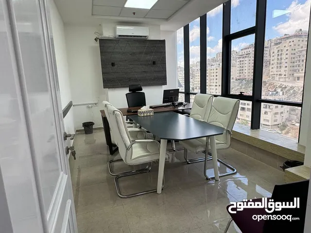 مكتب مفروش في وسط نابلس للايجار