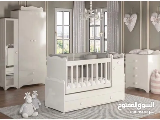 غرفة نوم أطفال تركية جديدة بكرتون وملابس واغراض طفل جدد ودب باندا وسيارة رموت حجم كبير