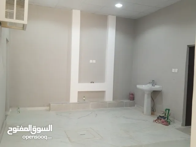 150 m2 3 Bedrooms Townhouse for Rent in Al Muzahmiyya Al Hozaimiyah
