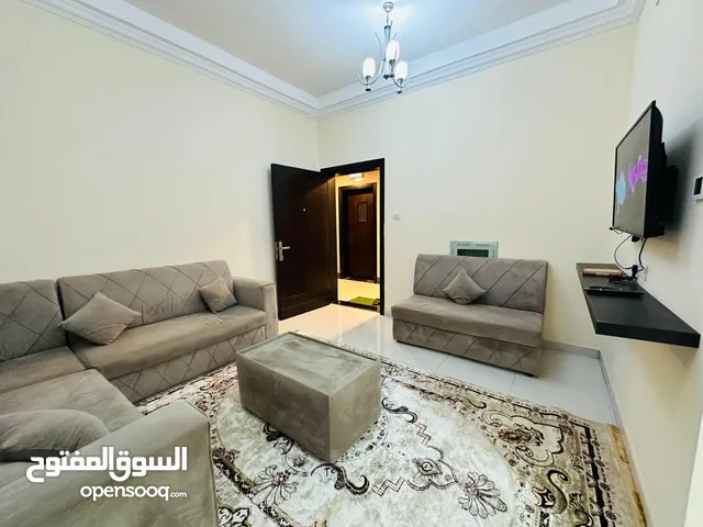 F1/غرفة وصالة بفرش نظيف ومرتب للايجار الشهري المفروش في الروضة 1 خلف مركز شرطة الحميدية