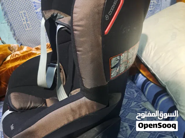 كرسي سياره للاطفال بحاله ممتازه