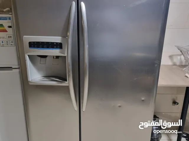 ثلاجة عليها عرض ليوم واحد وصالة لباب بيتك