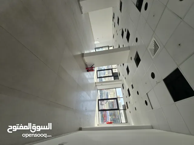 محلات تجاري للايجار تصلح للتوكيلات والبراندات العالميه بأفضل مواقع الخوض ش مزون العام في وسط الخدمات