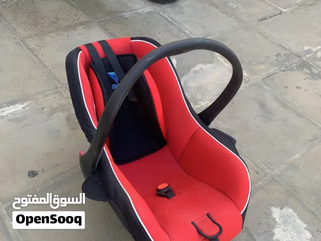 كارسيت مقعد سيارة للاطفال استعمال خفيف شبه جديد