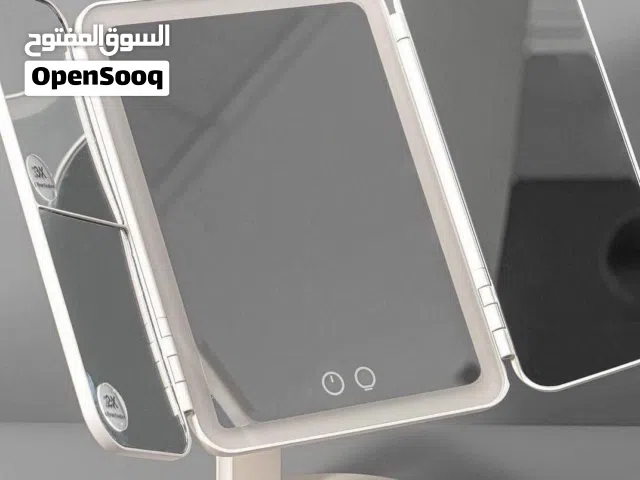مرآة شكل ايباد مضيئة مضيئة بثلاثة جوانب مع امكانية دورانها 360 درجة توصيل مجاني