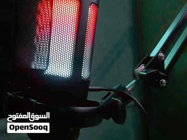 ميكروفون جيمنج RGB احترافي مع الستاند تبعه - نظيف جداً للبيع