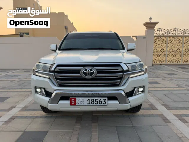 2016 Toyota Land Cruiser GXR