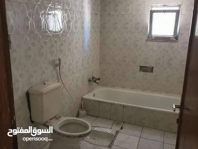 100 m2 4 Bedrooms Apartments for Sale in Zarqa Al Zarqa Al Jadeedeh