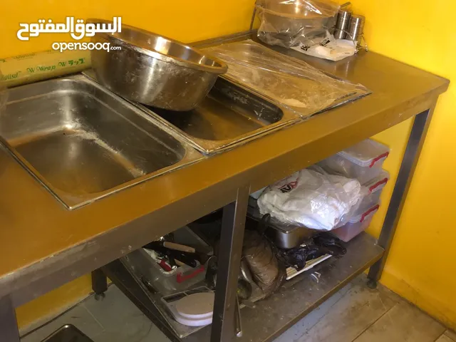 عدة مطعم للبيع بسعر مغري