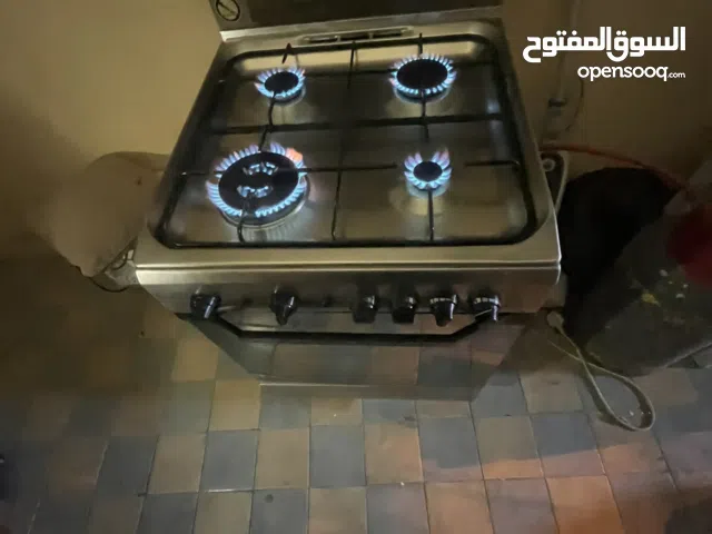 للبيع فرن أربع عيون في حاله ممتازه مقاس 60/60