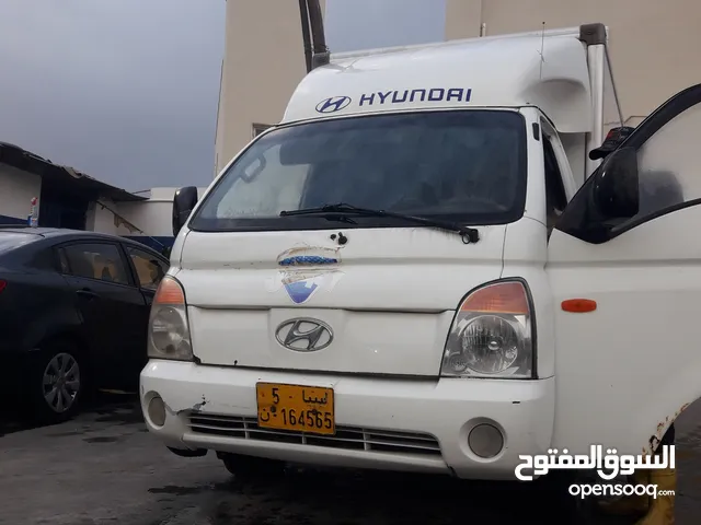 Refrigerator Hyundai 2012 in Tripoli