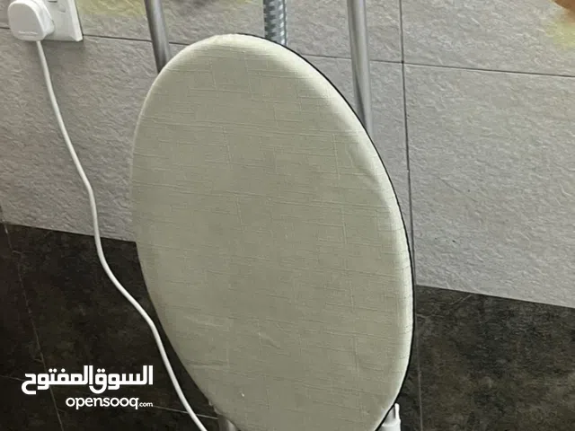 مكوئ بخاري من شركة FUSE مناسب لكوي جميع أنواع الملابس والاقمشة مستعمل جديد