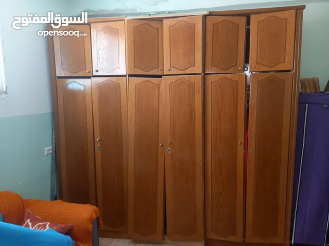 خزانة طابقين مستعملة