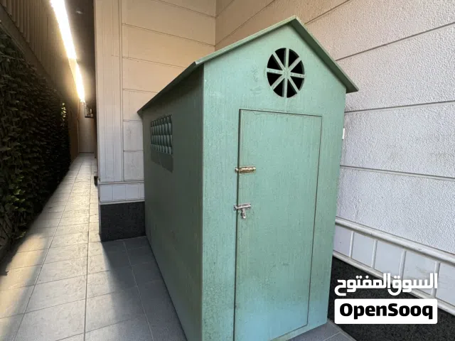 غرفة حيوانات خشبية للبيع