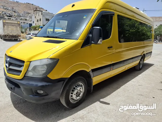 باص نقل طلاب روضة