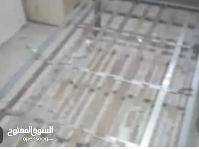سرير نوع ايديال عرض السرير 140 الشبكه حديد متيه جدا الحاله جيده جدا الوزن ثقيل جدا السعر/قابل