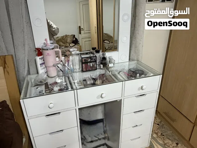تسريحة غرفة نوم تصميم ايكيا