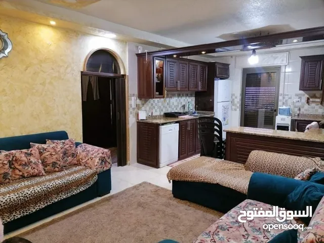 147 m2 3 Bedrooms Apartments for Rent in Salt Al Salalem