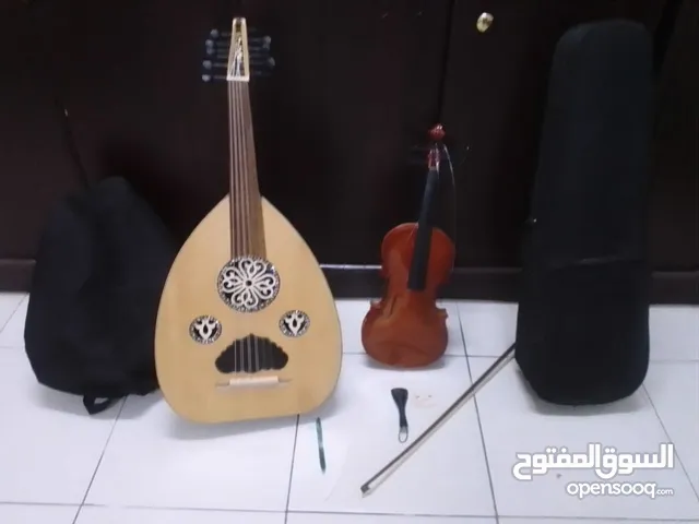 للبيع: عود نظيف وسليم وكمان نظيف ينقصه اوتار