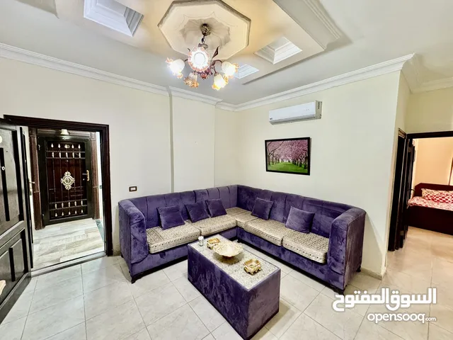 شقة  مفروشه مقابل مستشفى التخصصي اربد  ,دوار اللوازم ، قريب كارفور : يومي ،شهري، سنوي