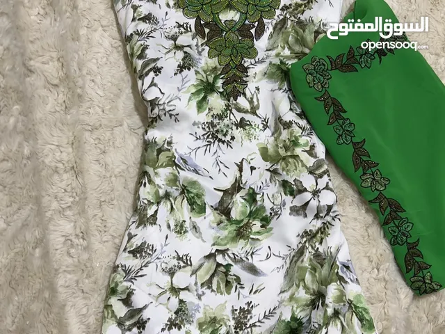 مخاوير اماراتية فخمة وارد دبي مطرز مفصص مخرم مع الطرحة