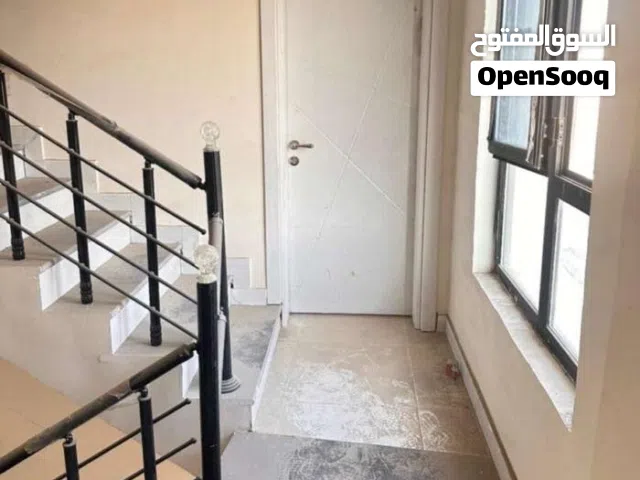200 m2 4 Bedrooms Apartments for Rent in Basra Tuwaisa
