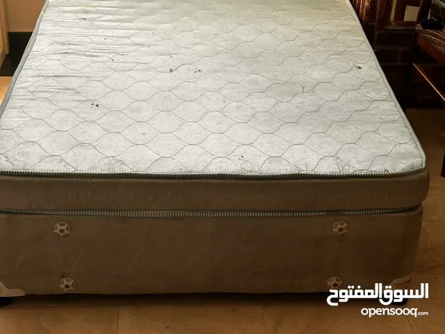 سرير بالمرتبه بحاله جيده