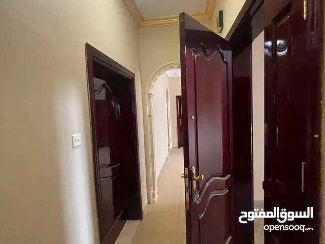 215 m2 3 Bedrooms Apartments for Rent in Al Madinah Abu Burayqa