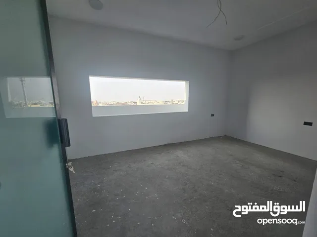 Unfurnished Monthly in Northern Governorate Madinat Hamad