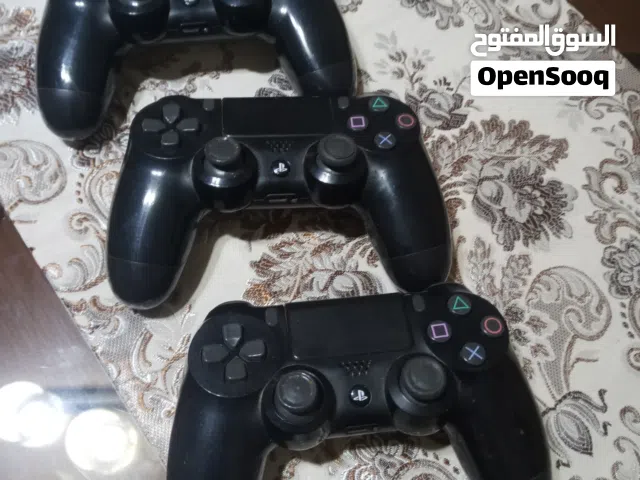 3 يدات بلاستيشن 4 مستعملات للبيع